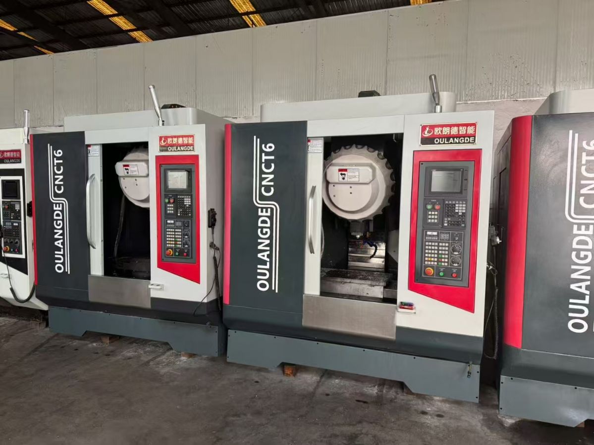 稀有貨佳富v850三線(xiàn)軌模具光刀機(jī)、三菱m80a系統(tǒng)