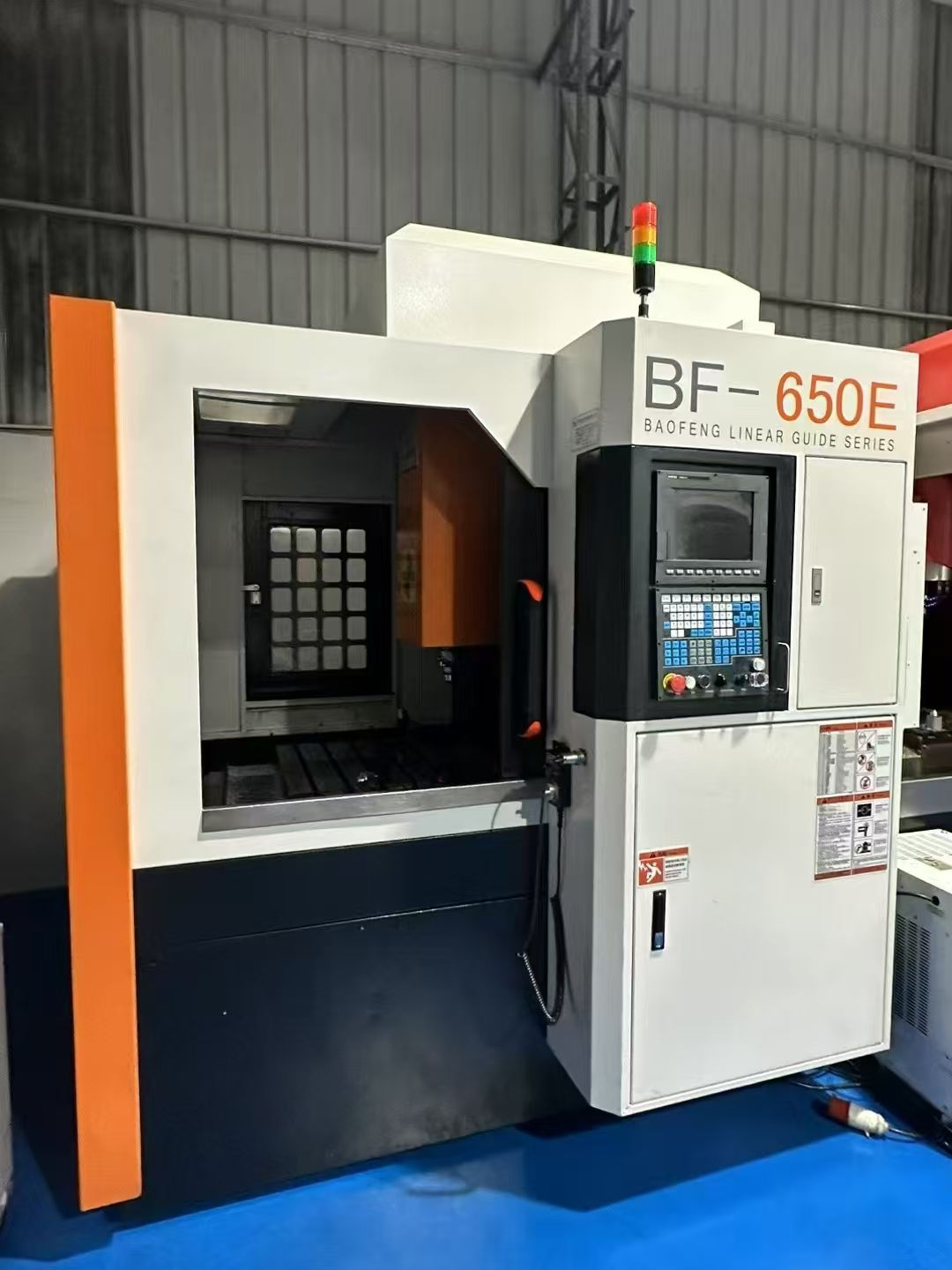 臺灣麗偉t1580L三軸線軌重型加工中心，主軸BT50/8000轉(zhuǎn)，發(fā)