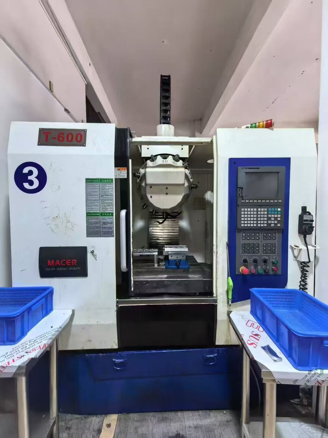 特價雙胞胎潤星V65三線軌加工中心，法那克MD系統(tǒng)