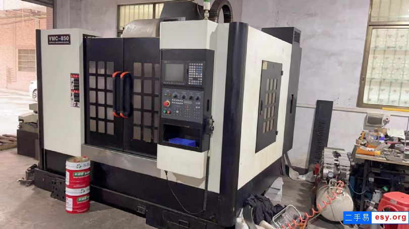 牧野SNC640石墨機 HSK A63主軸30000轉(zhuǎn) 帶20把伺服刀