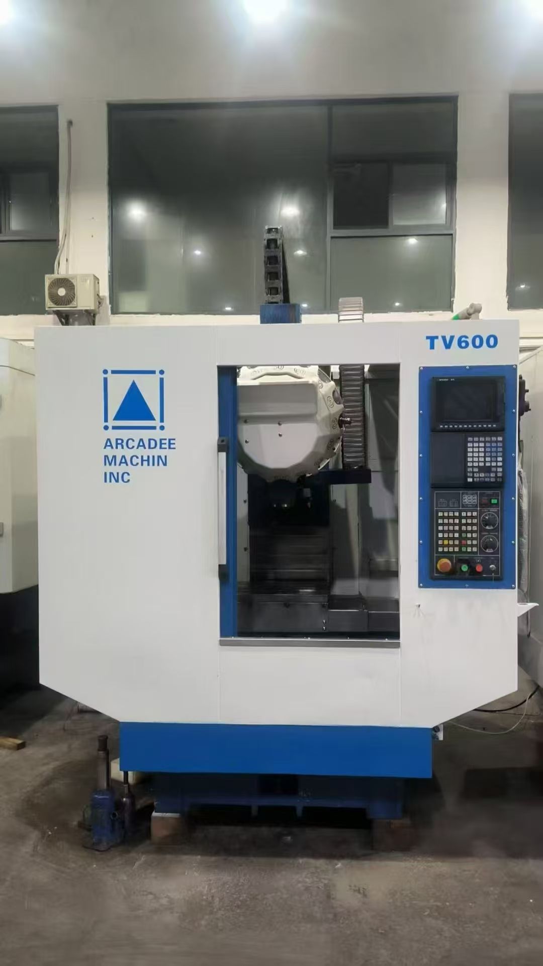 臺灣亞克T600重型鉆攻機，三菱70A系統(tǒng)