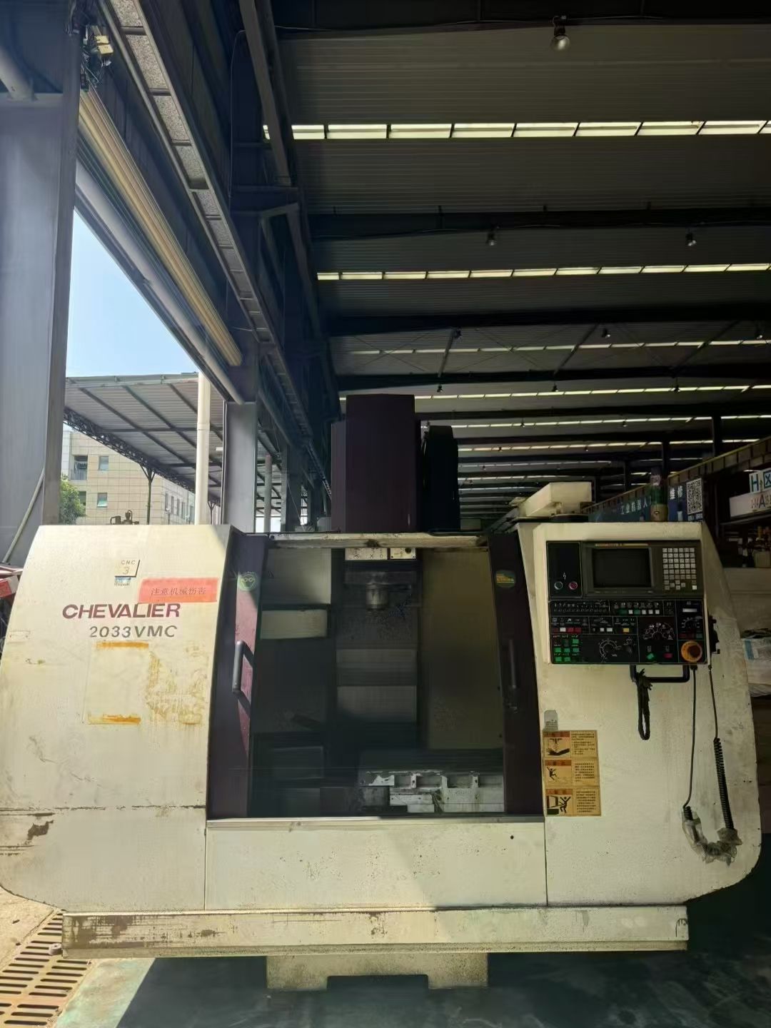 上新臺灣福裕850加工中心，法蘭克系統(tǒng)，硬軌機，帶斗笠式刀庫，有興趣的