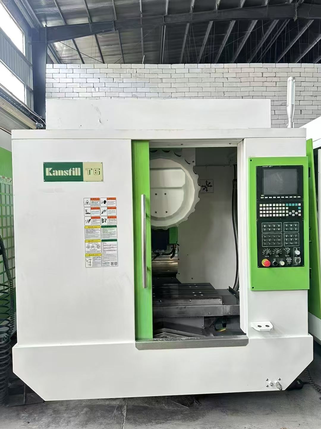 上新一2024年出廠德?lián)PDV850 加工中心機(jī)