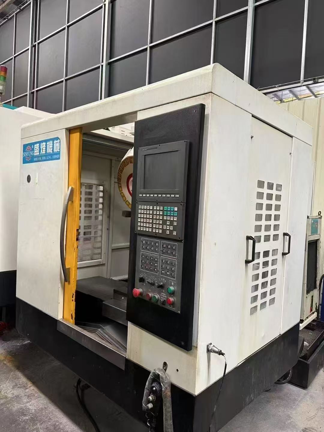 特價(jià)佳富1160三線軌加工中心，三菱M70，BT40直連12000主軸