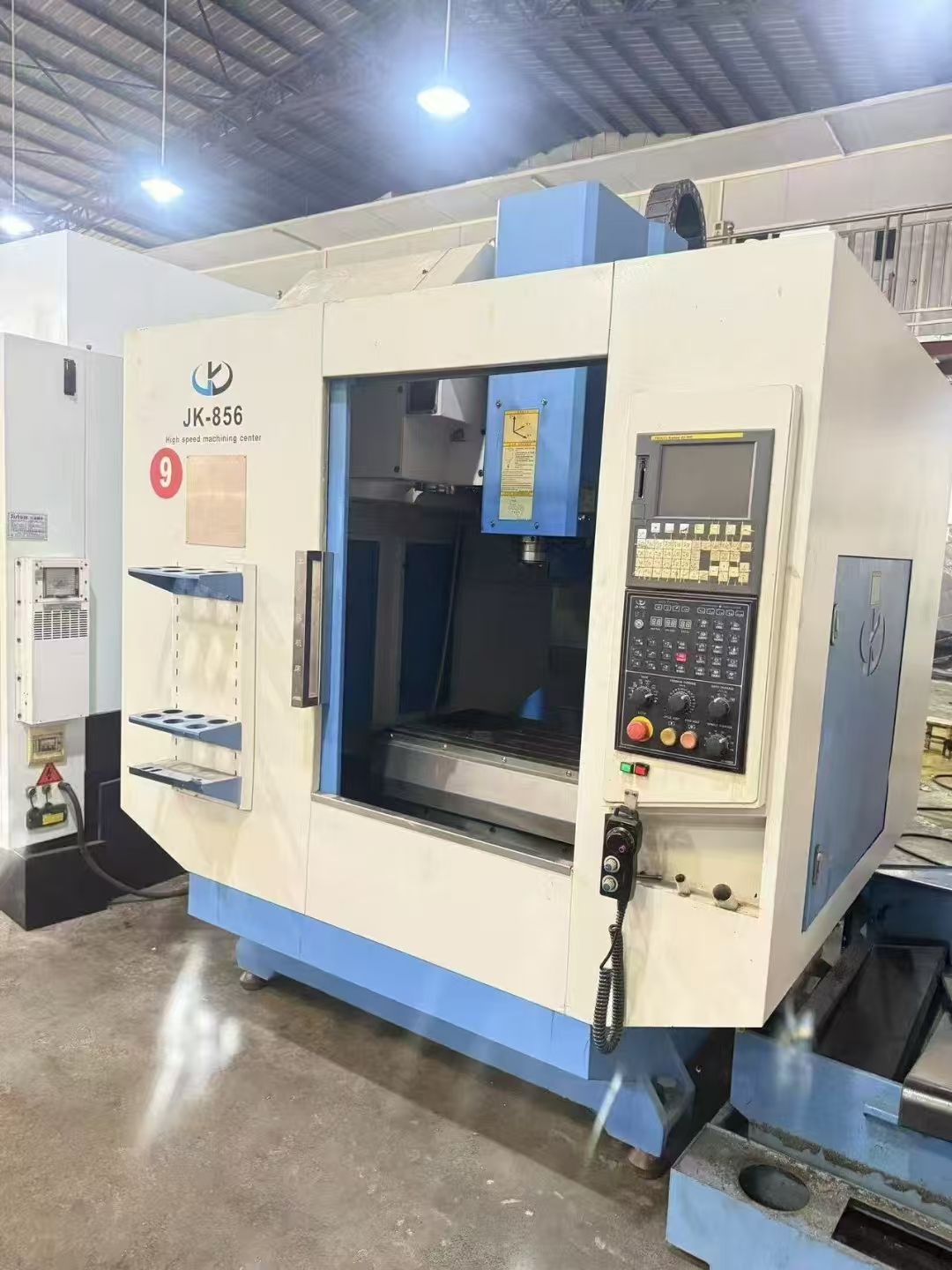 上新一2024年出廠德?lián)PDV850 加工中心機(jī)