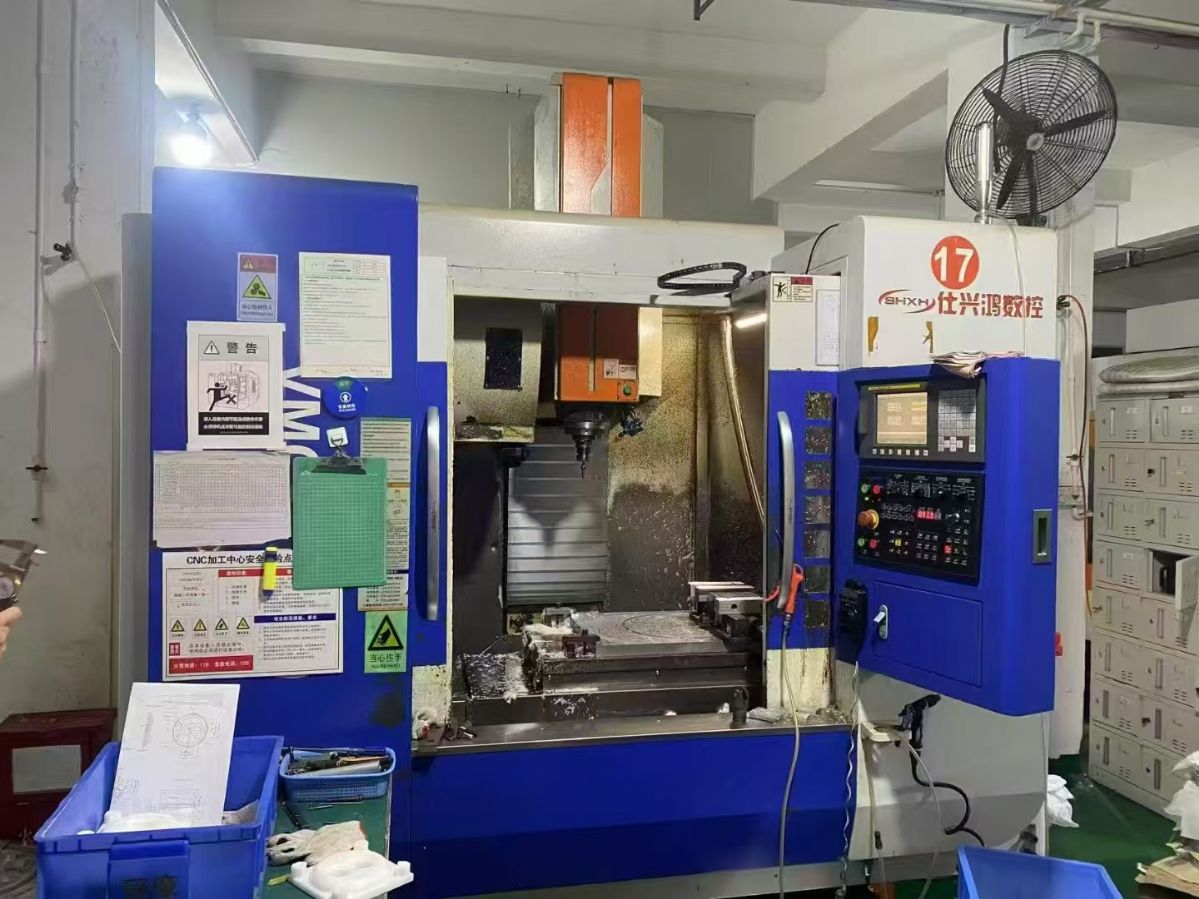 銳佳855重型三線軌加工中心，新代21MA-H系統(tǒng)