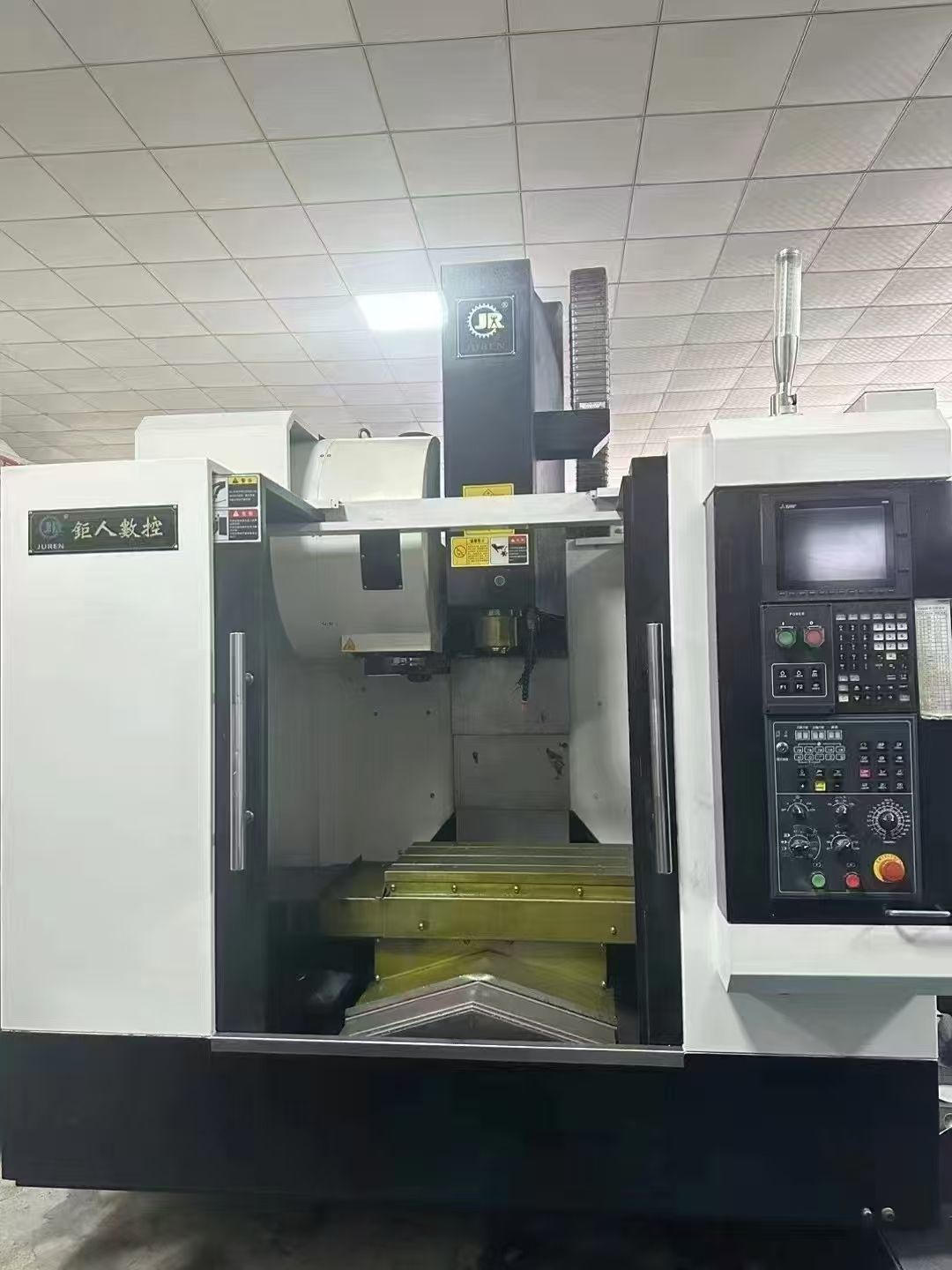重型楊森650雕銑機，新代系統(tǒng)21MA系統(tǒng)