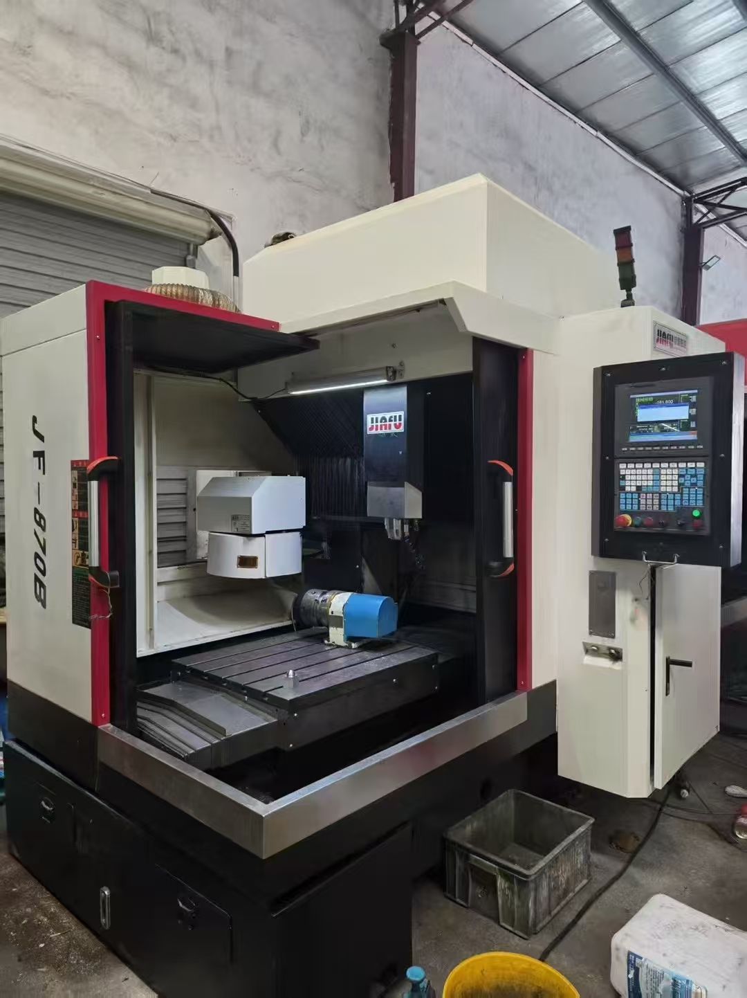 佳富870精雕銑機(jī)，BT30主軸24000轉(zhuǎn)7.5KW，12把刀庫，安