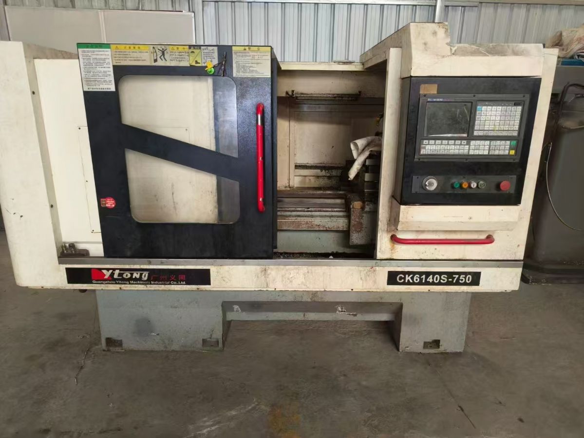 準新正代v1370三線軌加工中心，三菱M80*系統(tǒng)