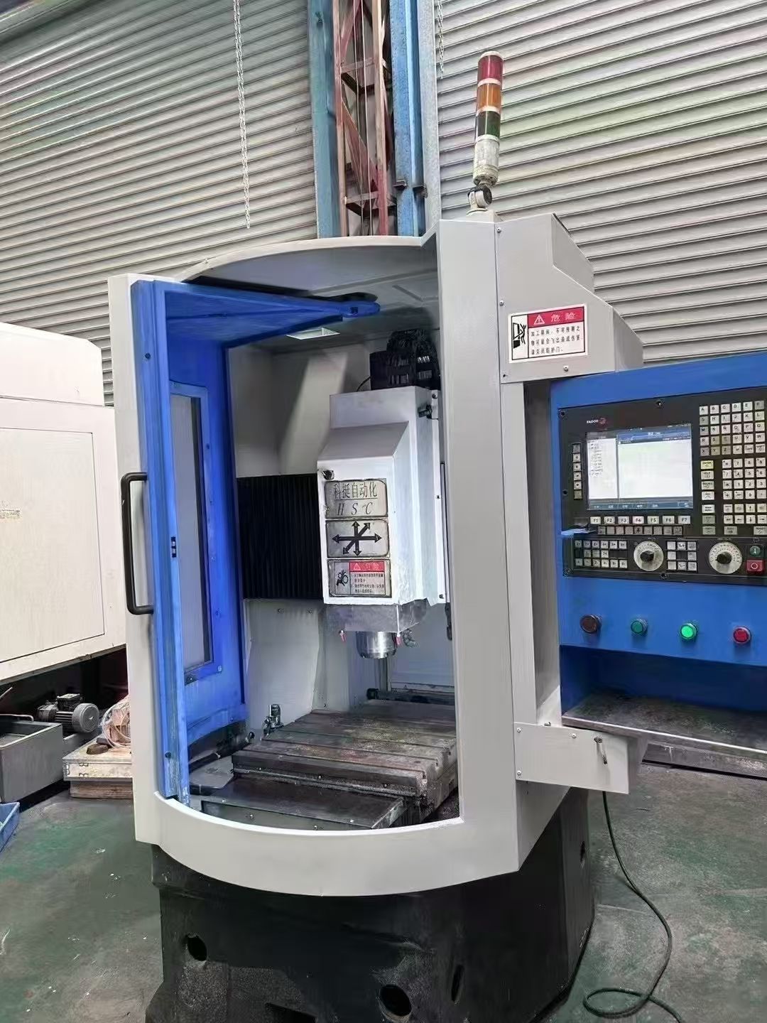 工廠95成新臺(tái)群T700鉆攻機(jī) ,21把伺服刀庫 ,三菱M80系統(tǒng)