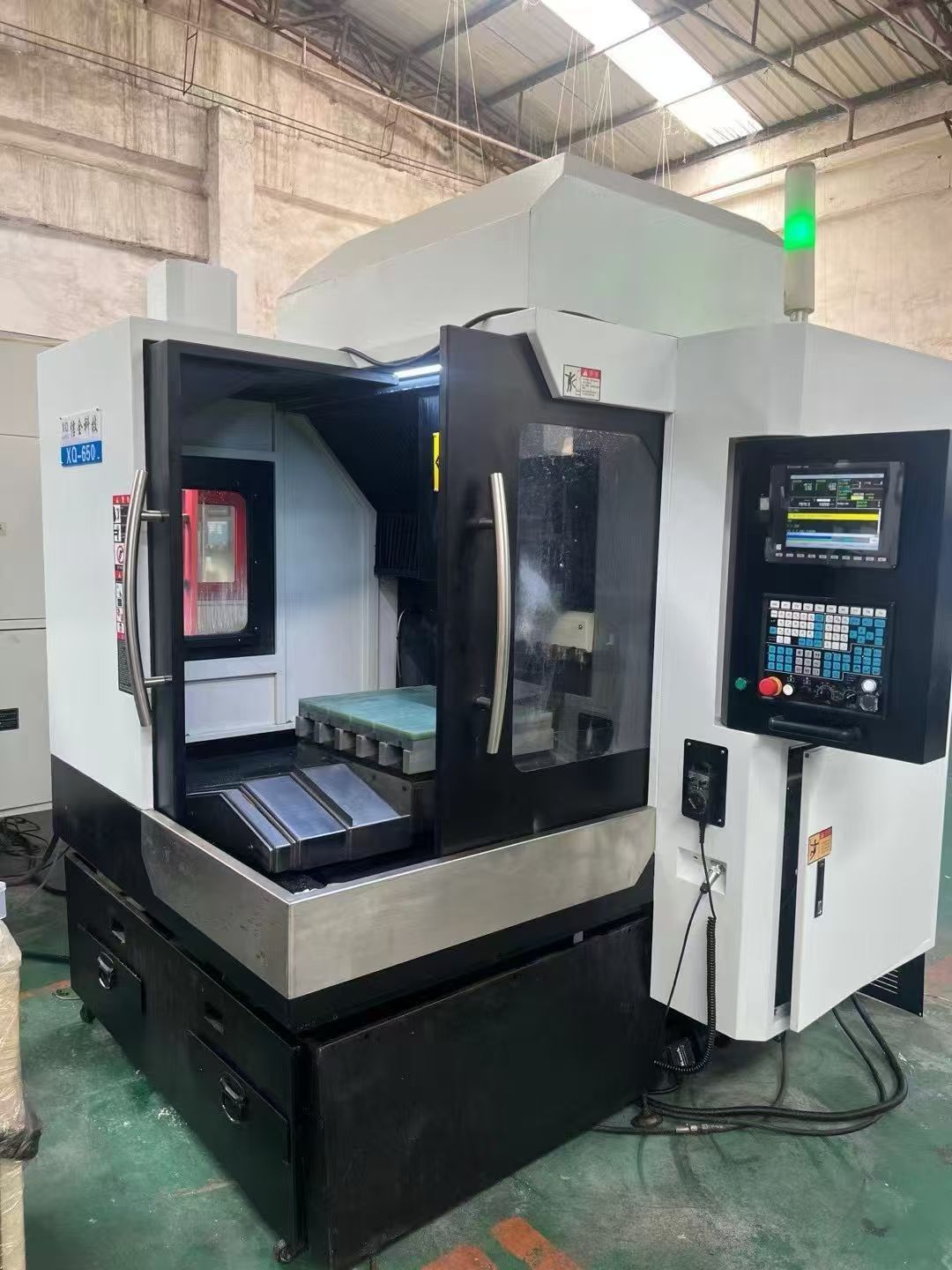 特价乔地650,主轴功率7.5KW,BT30.24000转 新代21M