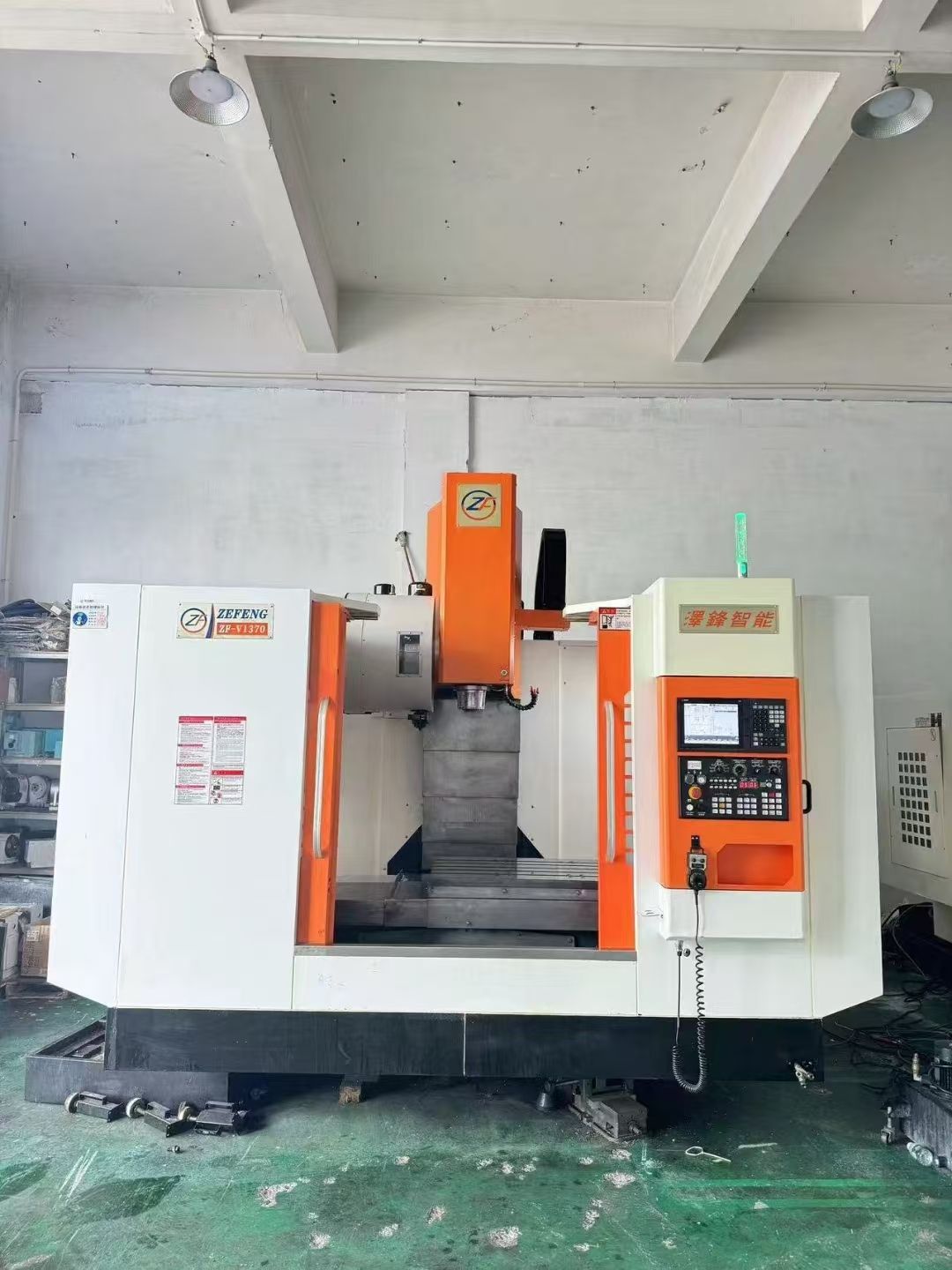 上新澤鋒1370三線(xiàn)軌加工中心