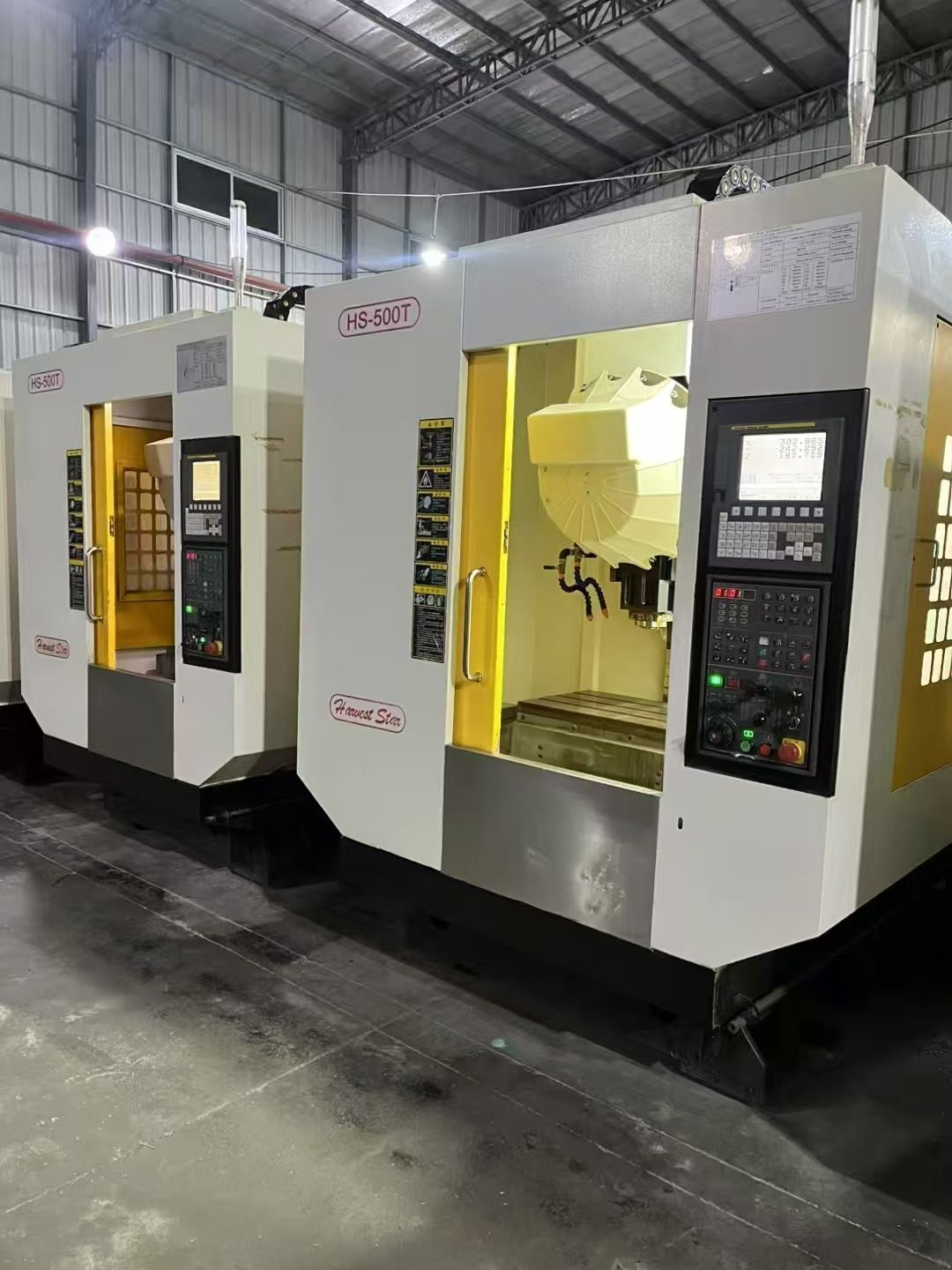 機況超好，臺灣中貿(mào)850三硬軌加工中心，主軸BT40/8000轉(zhuǎn)
