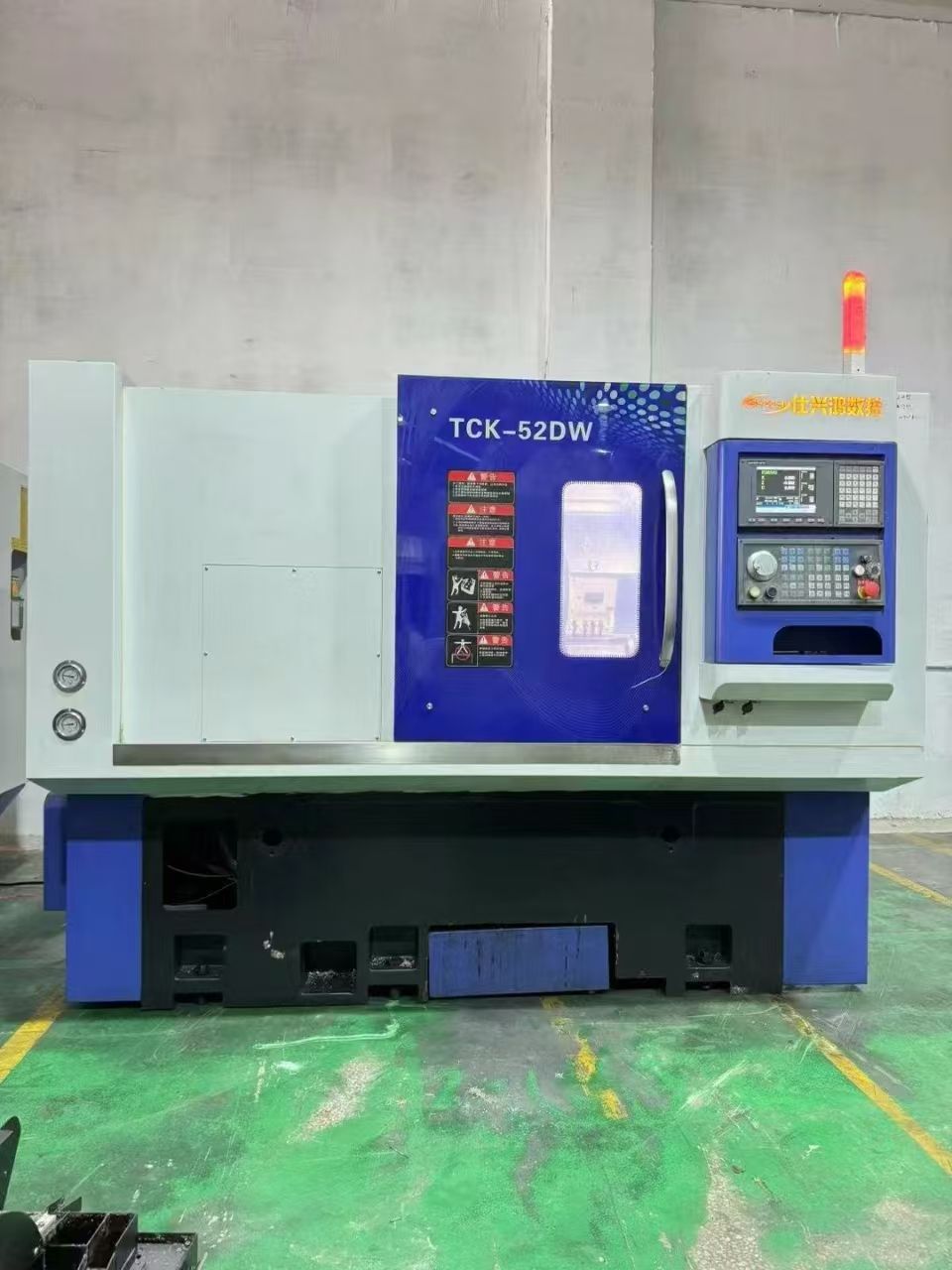 機(jī)況超好，雙胞胎喬峰v65三線軌加工中心，三菱M70系統(tǒng)