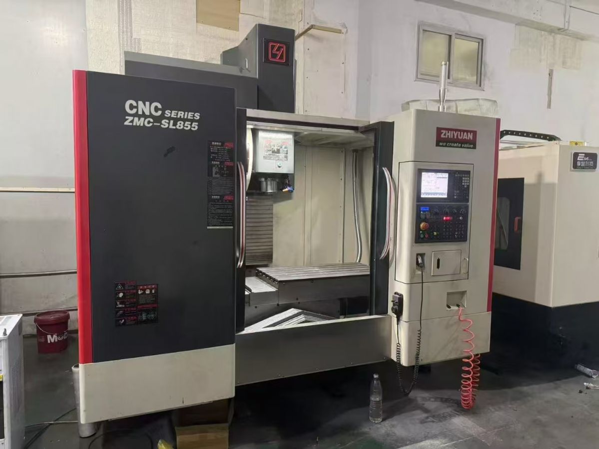 機況超好，臺灣中貿(mào)850三硬軌加工中心，主軸BT40/8000轉(zhuǎn)