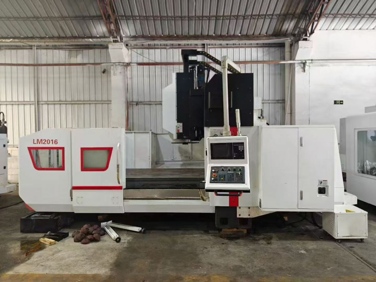 双胞胎台湾晁群1060两线一硬加工中心,三菱M70A系统