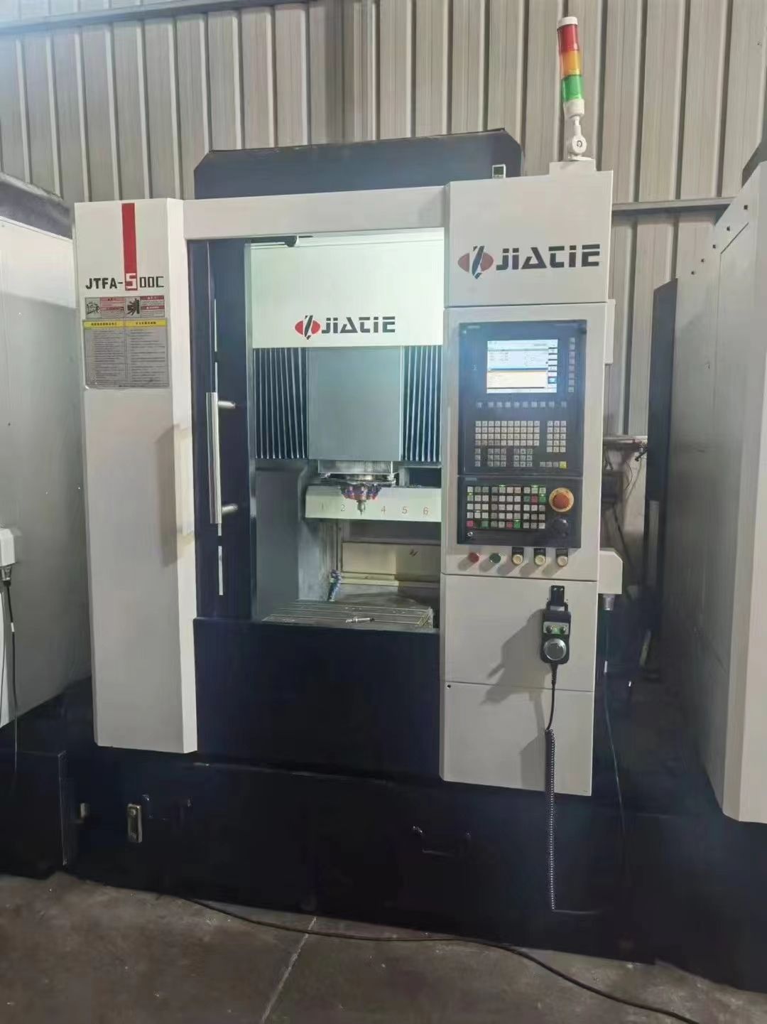 佳鐵500C高速精雕機(jī)，西門子828D系統(tǒng)，3.7kw/3萬轉(zhuǎn)/ISO