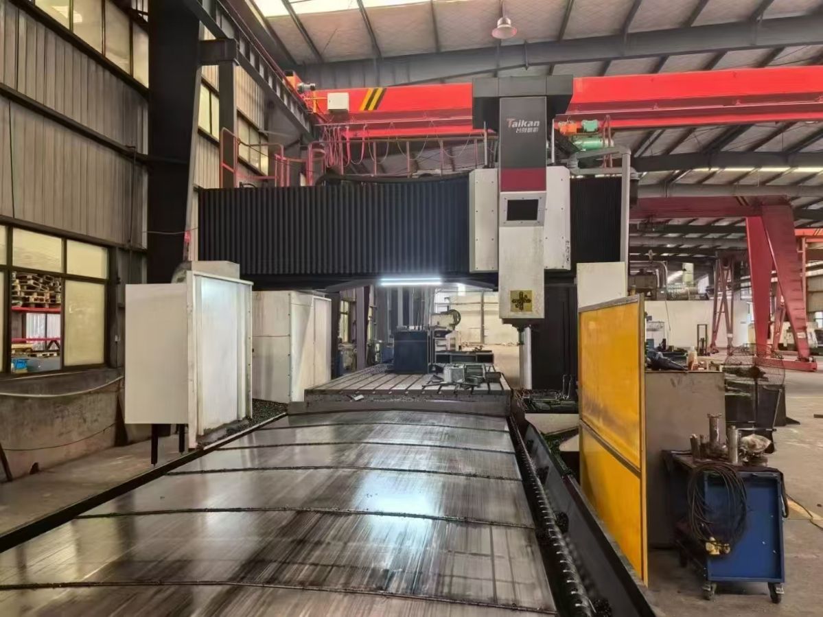 驚爆價臺群6米龍門一臺（G-V2560B）龍門加工中心