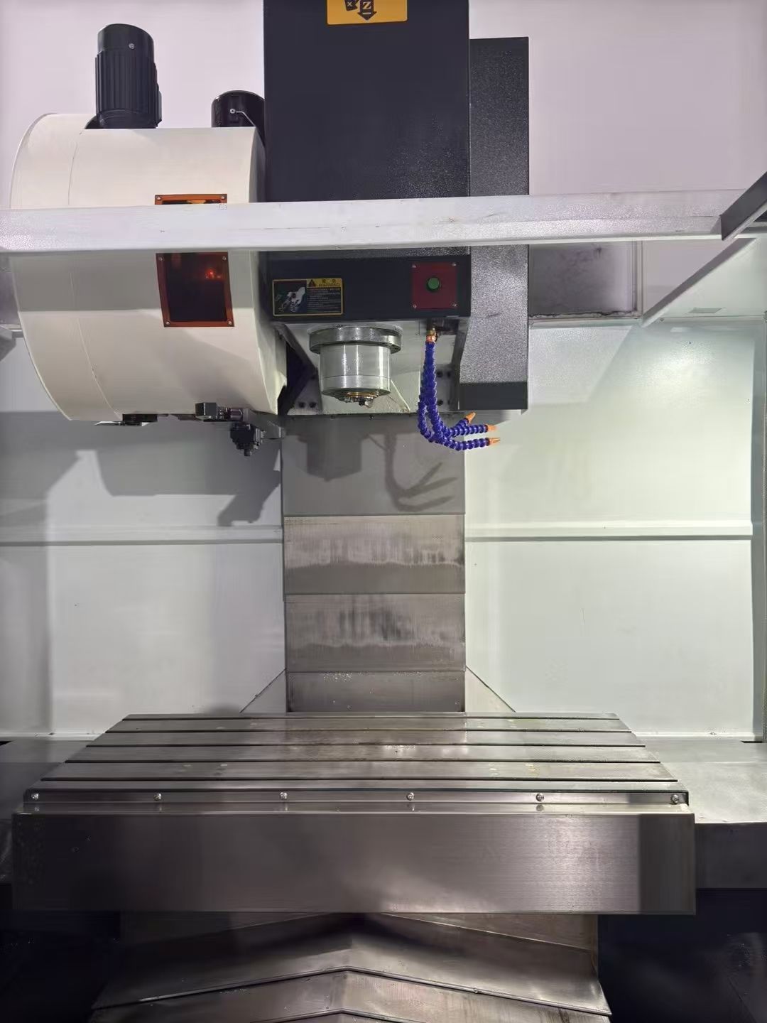 準(zhǔn)新捷鴻VMC-1160加工中心3臺(tái),FANUC*系統(tǒng),
