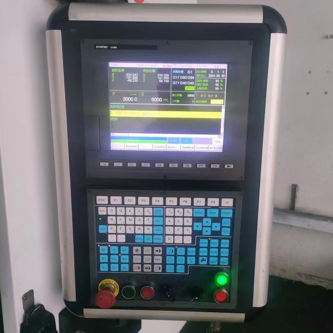 喬鴻650雕銑機，新代21MA系統(tǒng)，安川7系驅(qū)動電機，新機二手價