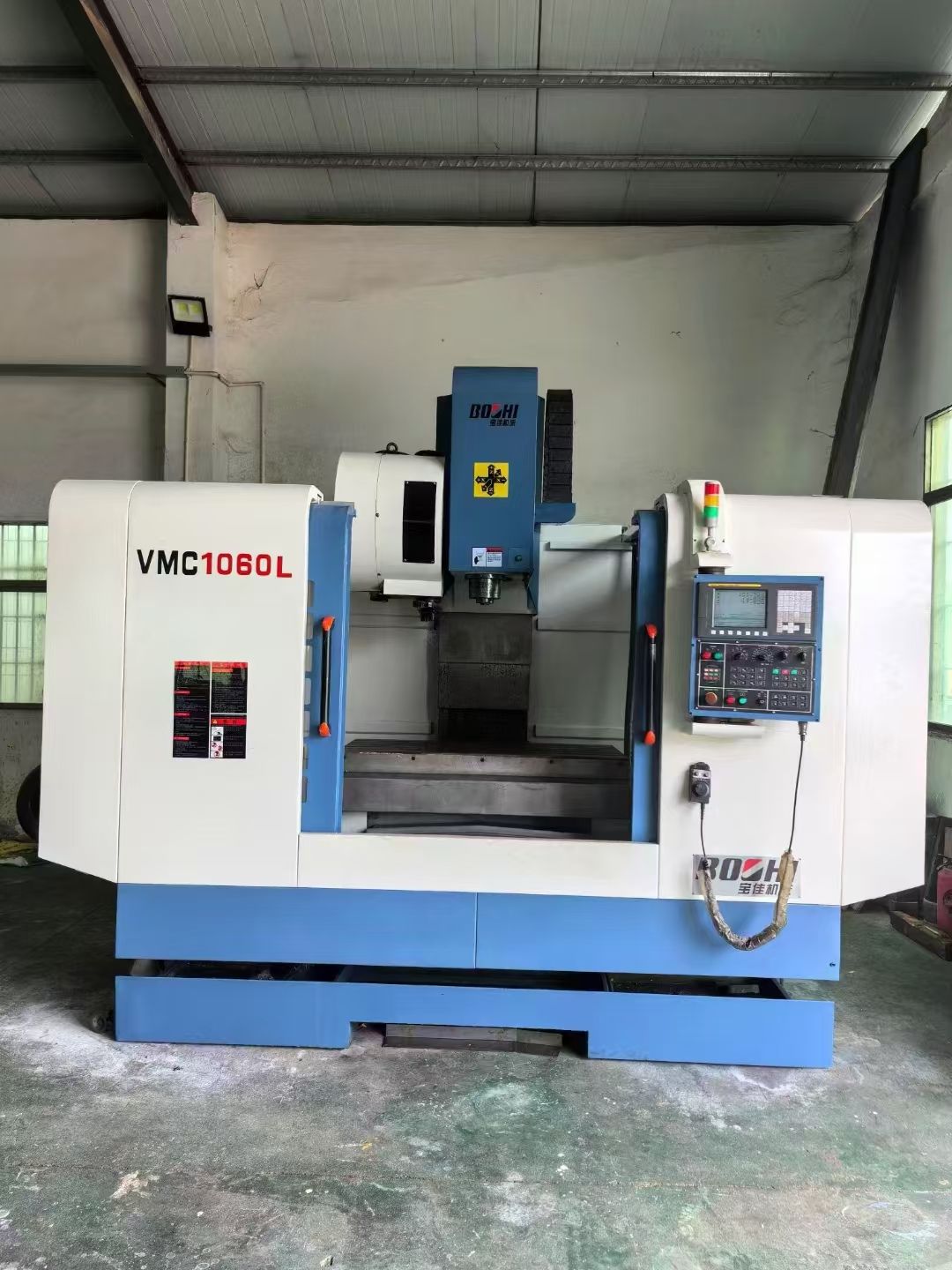 上新一臺潤星V650三線軌加工中心，三菱M70系統(tǒng)