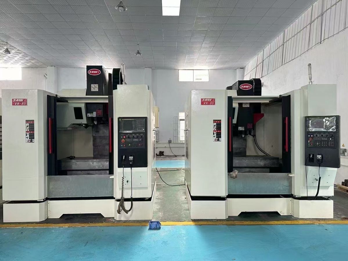 機(jī)況超好，雙胞胎喬鋒VH-850三線軌加工中心，發(fā)那科MF puls系