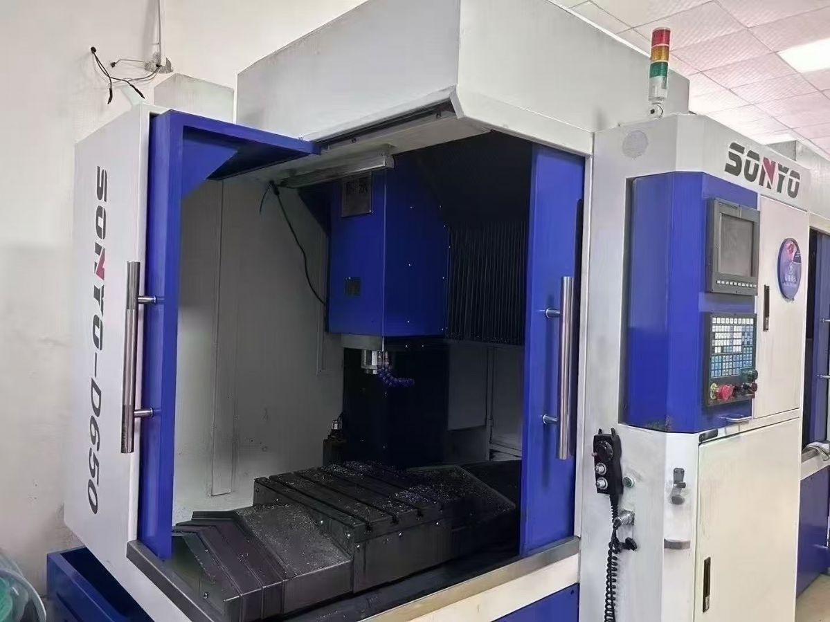 特价乔地650,主轴功率7.5KW,BT30.24000转 新代21M