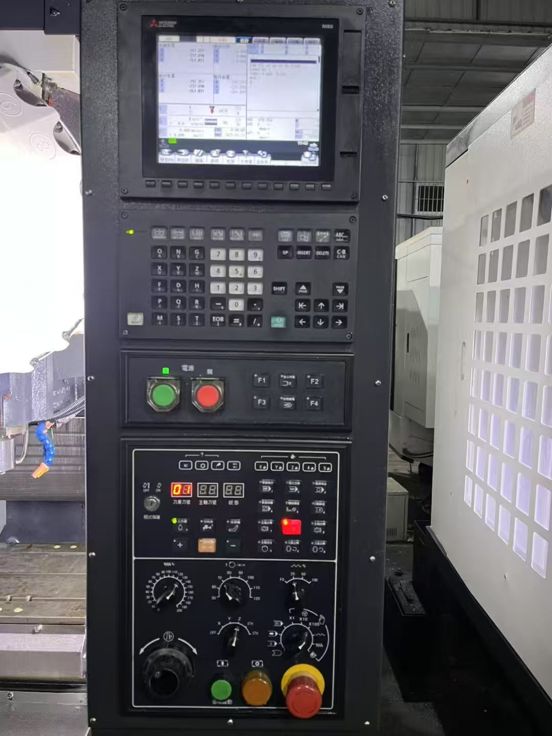 20台最高性价比超合NC-SL640CH钻攻中心,艾普升床身三菱m80