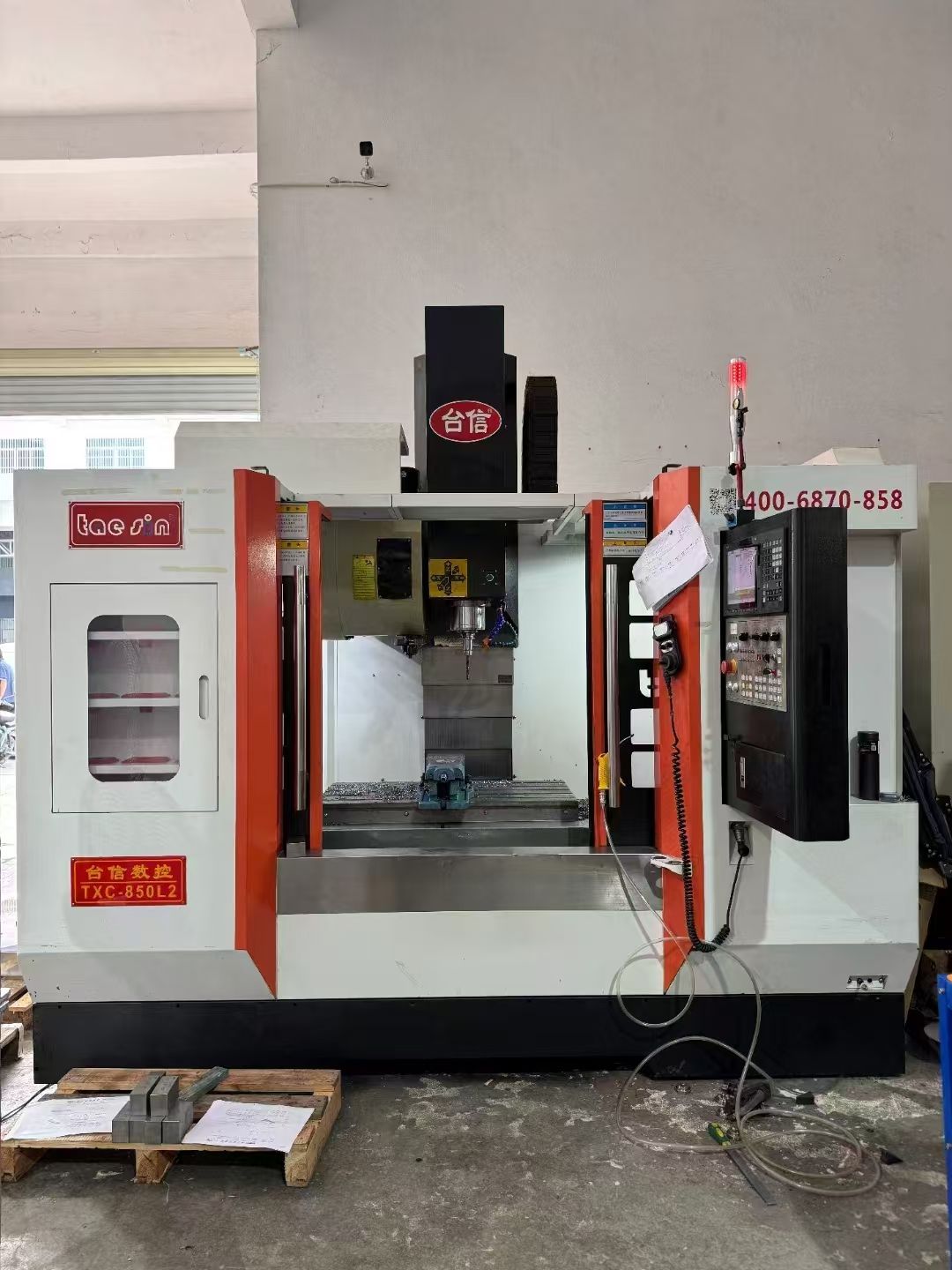 金科870精雕機(jī)，新代21ma系統(tǒng)，ER32強(qiáng)力主軸7.5千瓦2400