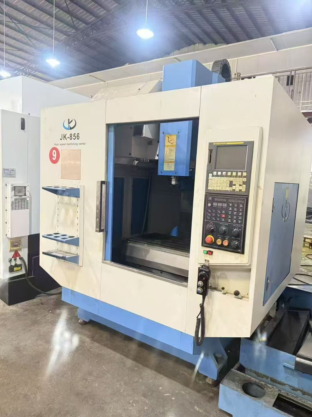 銳佳855重型三線軌加工中心，新代21MA-H系統(tǒng)