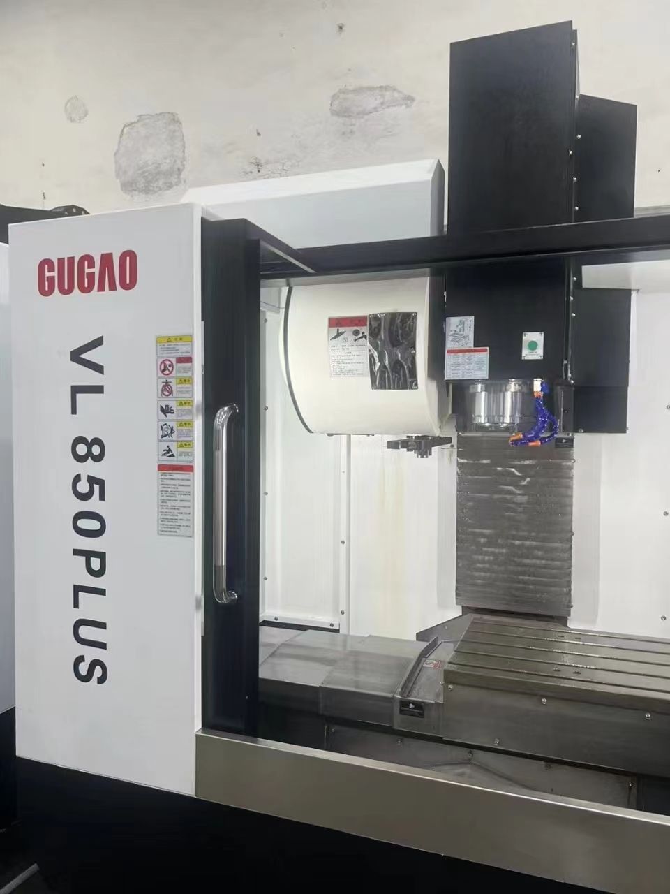 準(zhǔn)新巨高重型850，三菱M80系統(tǒng)，三軸滾柱線軌，24把刀庫(kù)，Z軸6滑