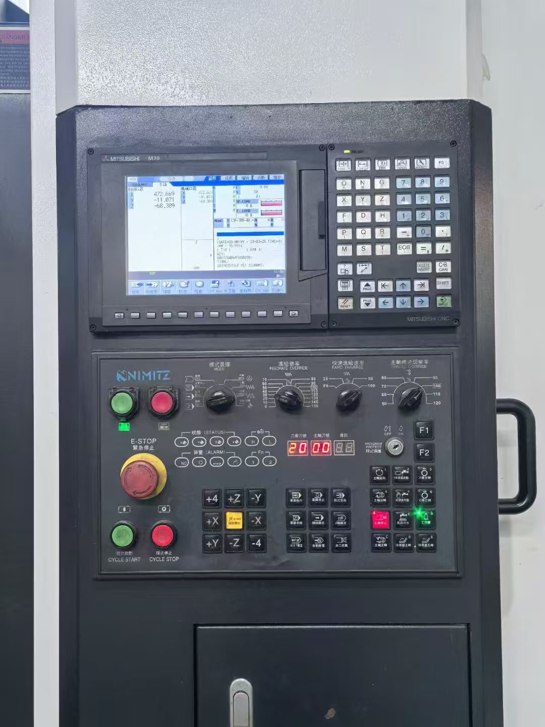 特價(jià)模具專業(yè)機(jī)型啟航1060三硬軌，BT40皮帶主軸8000轉(zhuǎn)