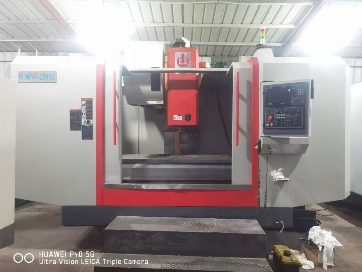 特價小鉅人6500型材加工中心，BT40主軸三線直連12000轉(zhuǎn)速