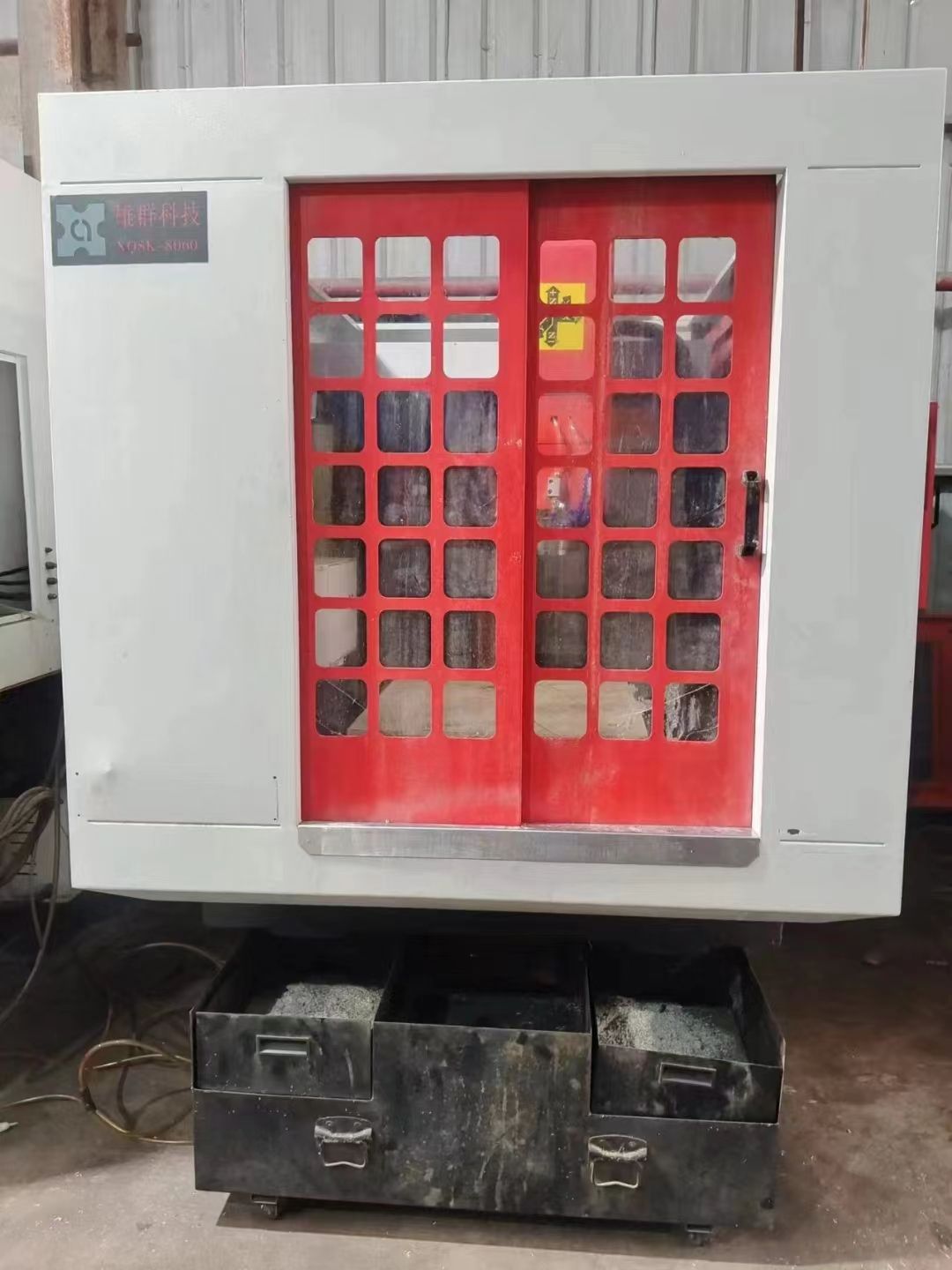 特價出準(zhǔn)新雄群8060精雕機(jī)，維宏*版本300CX系統(tǒng)。維宏配套伺服