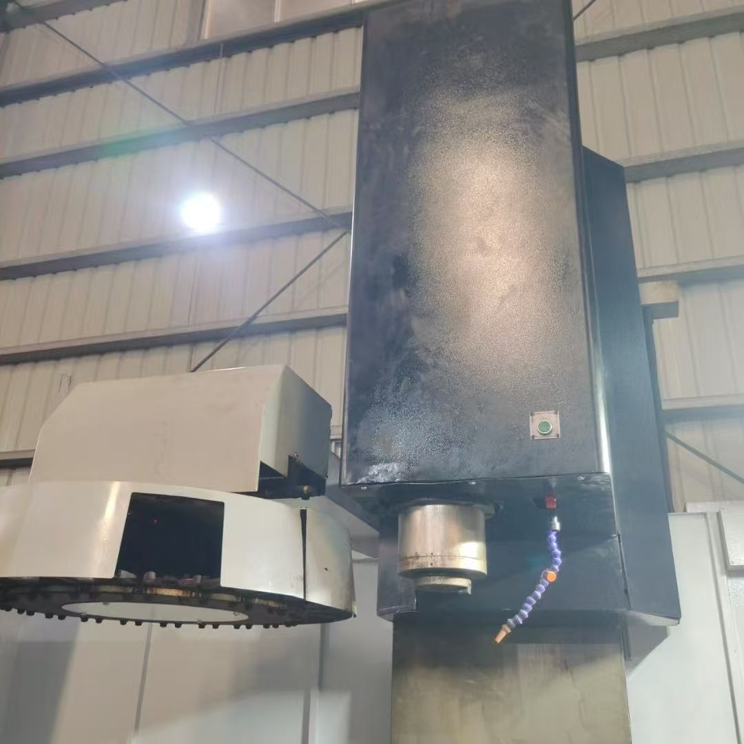 臺灣麗偉t1580L三軸線軌重型加工中心，主軸BT50/8000轉(zhuǎn)，發(fā)