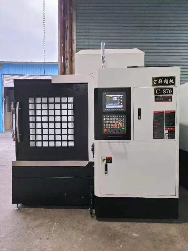 同款多臺臺群870精雕機，新代21ma系統(tǒng)，ER32強力主軸8.0千瓦