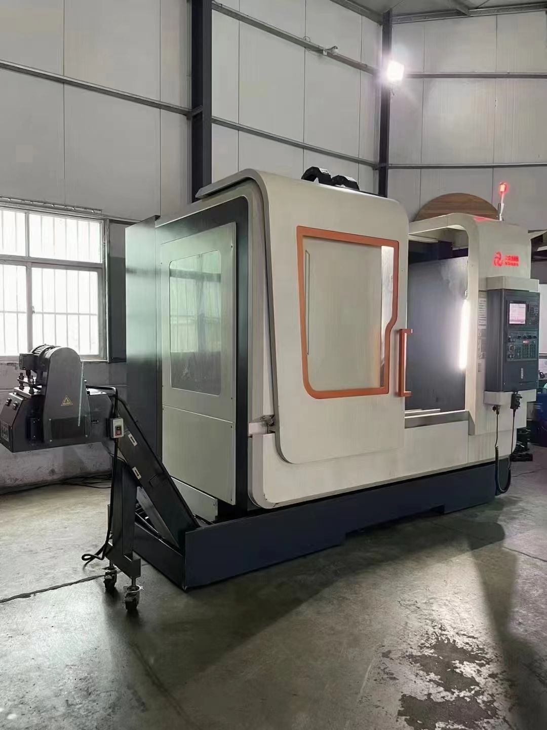 上仕精機(jī)860，三菱M80A，帶模具包，三軸45滾柱線軌，主軸1500