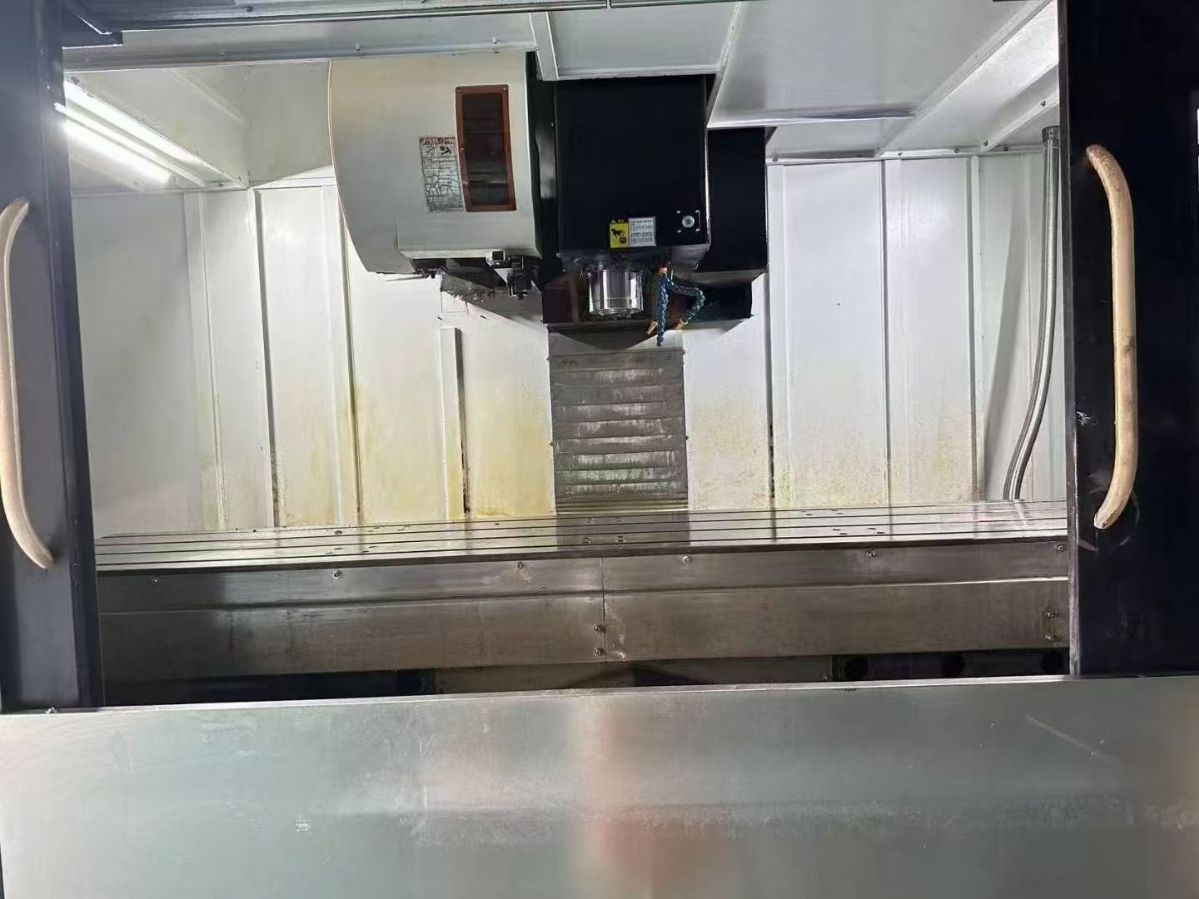 9.5成新2500型材加工中心 ,三菱M80系统, BT40主轴100