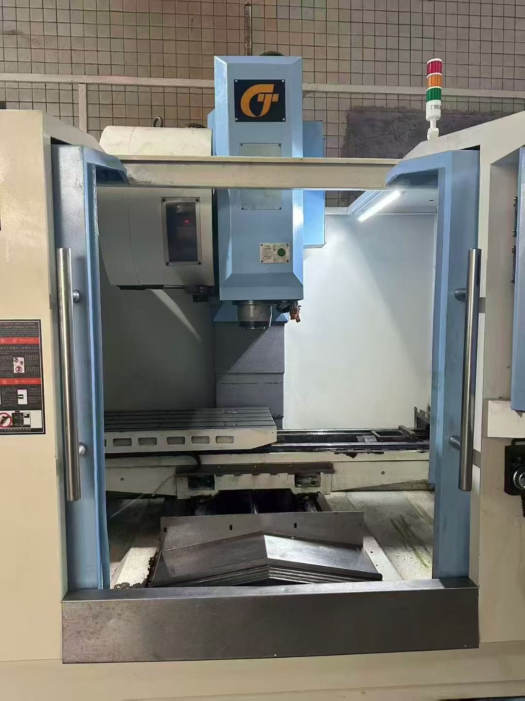 特价双胞胎明科T650钻攻机,新代22MA系统,16把圣杰刀库