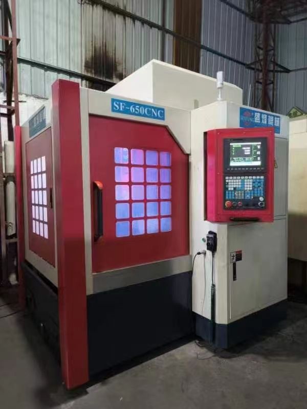 盛鋒650刀庫精雕機(jī) 新代21ma系統(tǒng)，帶12把斗笠刀庫，bt30氣動(dòng)