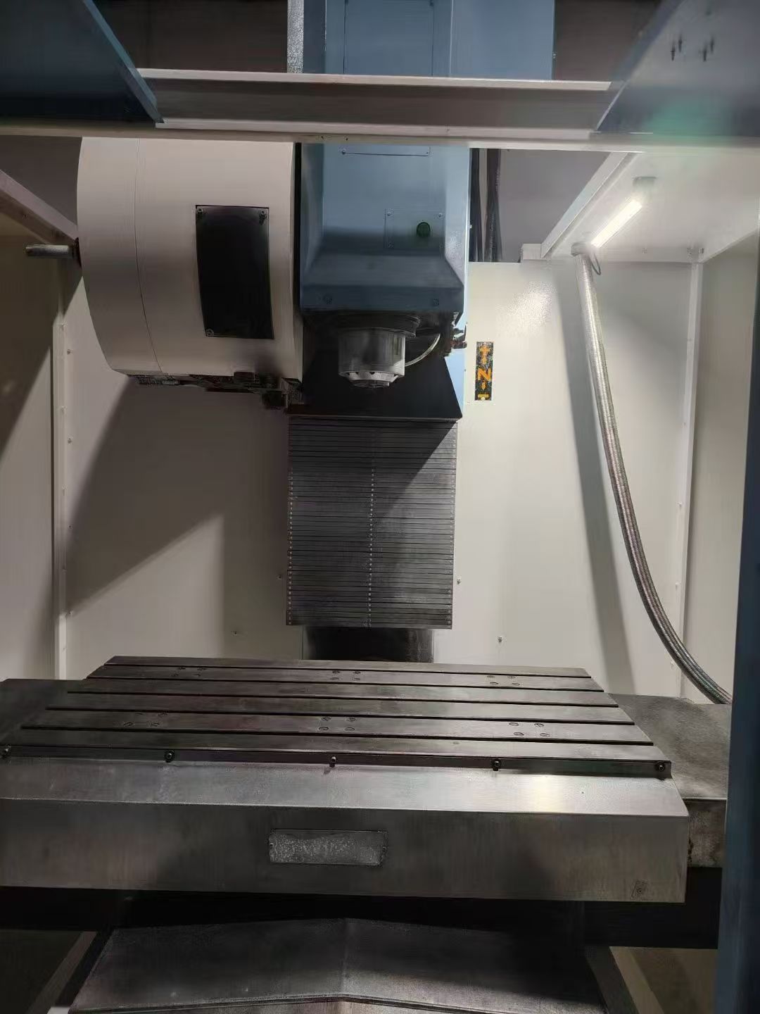 双胞胎台湾晁群1060两线一硬加工中心,三菱M70A系统