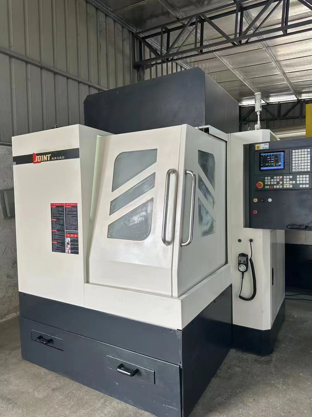原裝捷永達(dá)650精雕機(jī)、寶元系統(tǒng)、BT30、5.5kw、24000轉(zhuǎn)、