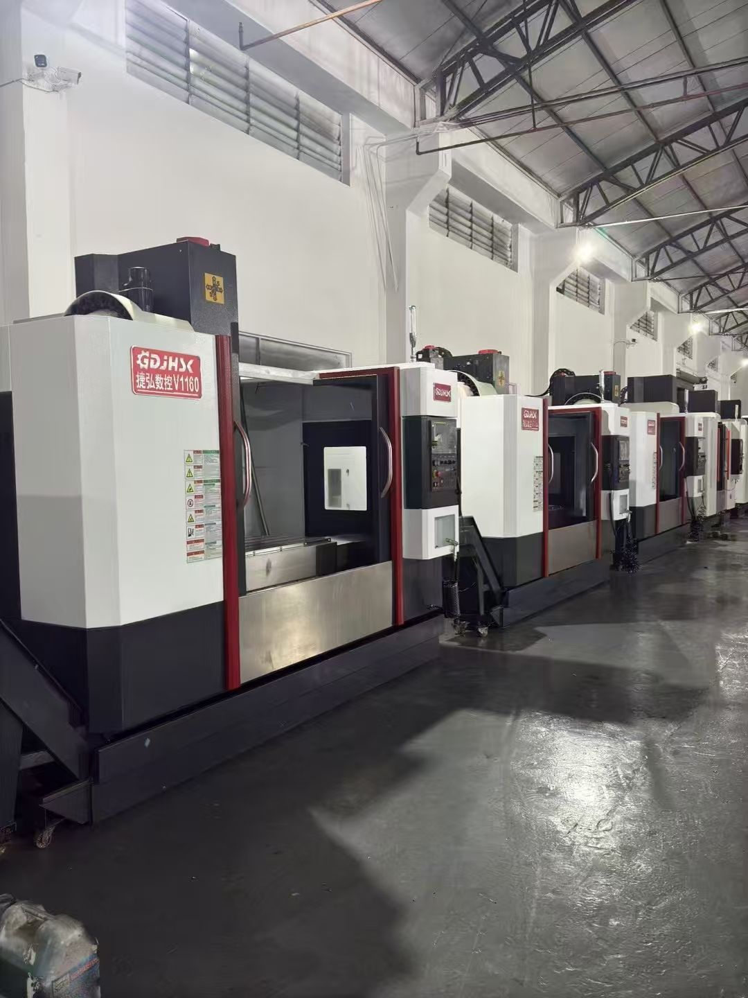 準(zhǔn)新捷鴻VMC-1160加工中心3臺(tái),FANUC*系統(tǒng),