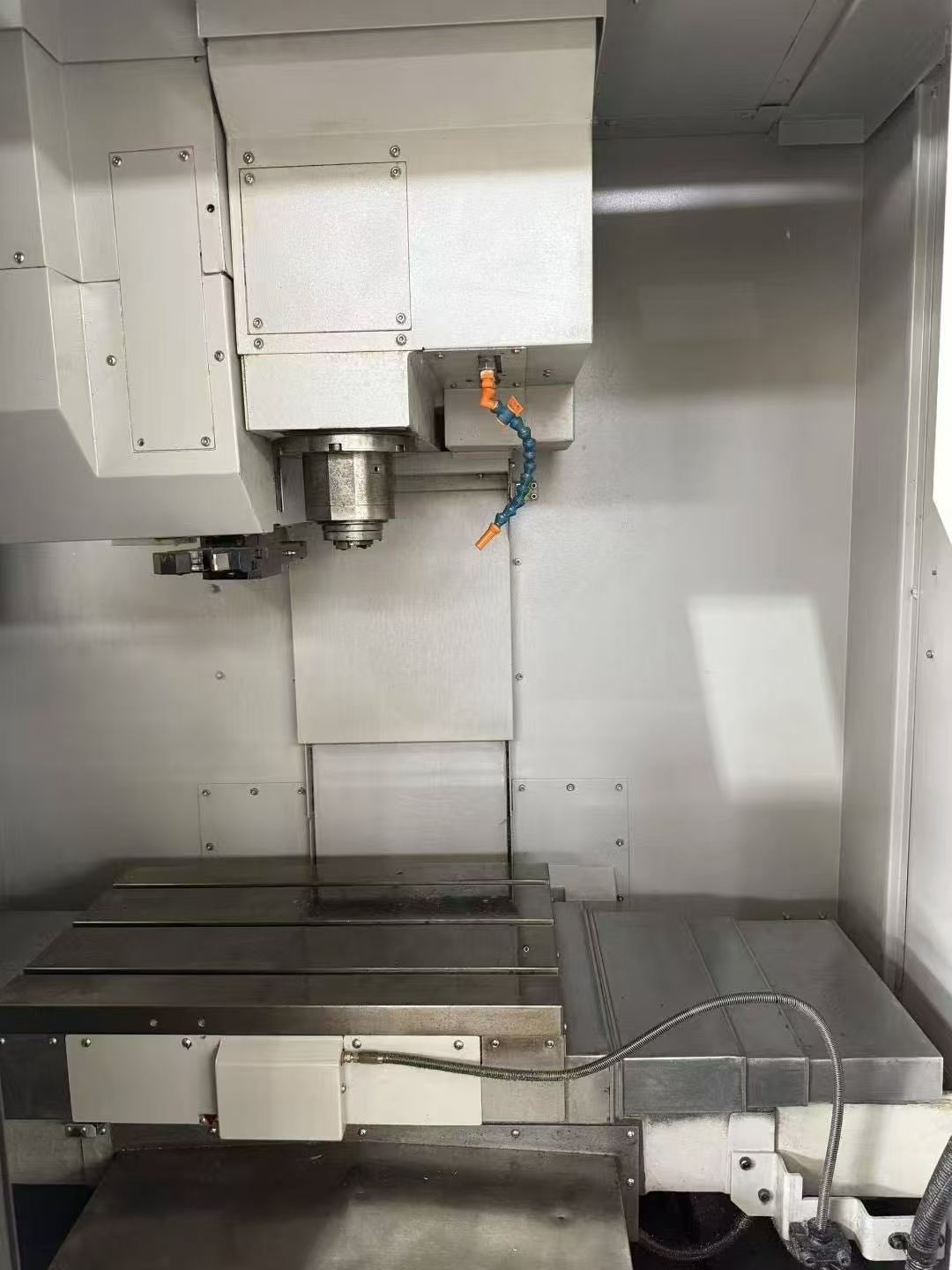 特价津上VA3钻攻中心,发那科Oi-MD 系统BT30主轴20把刀