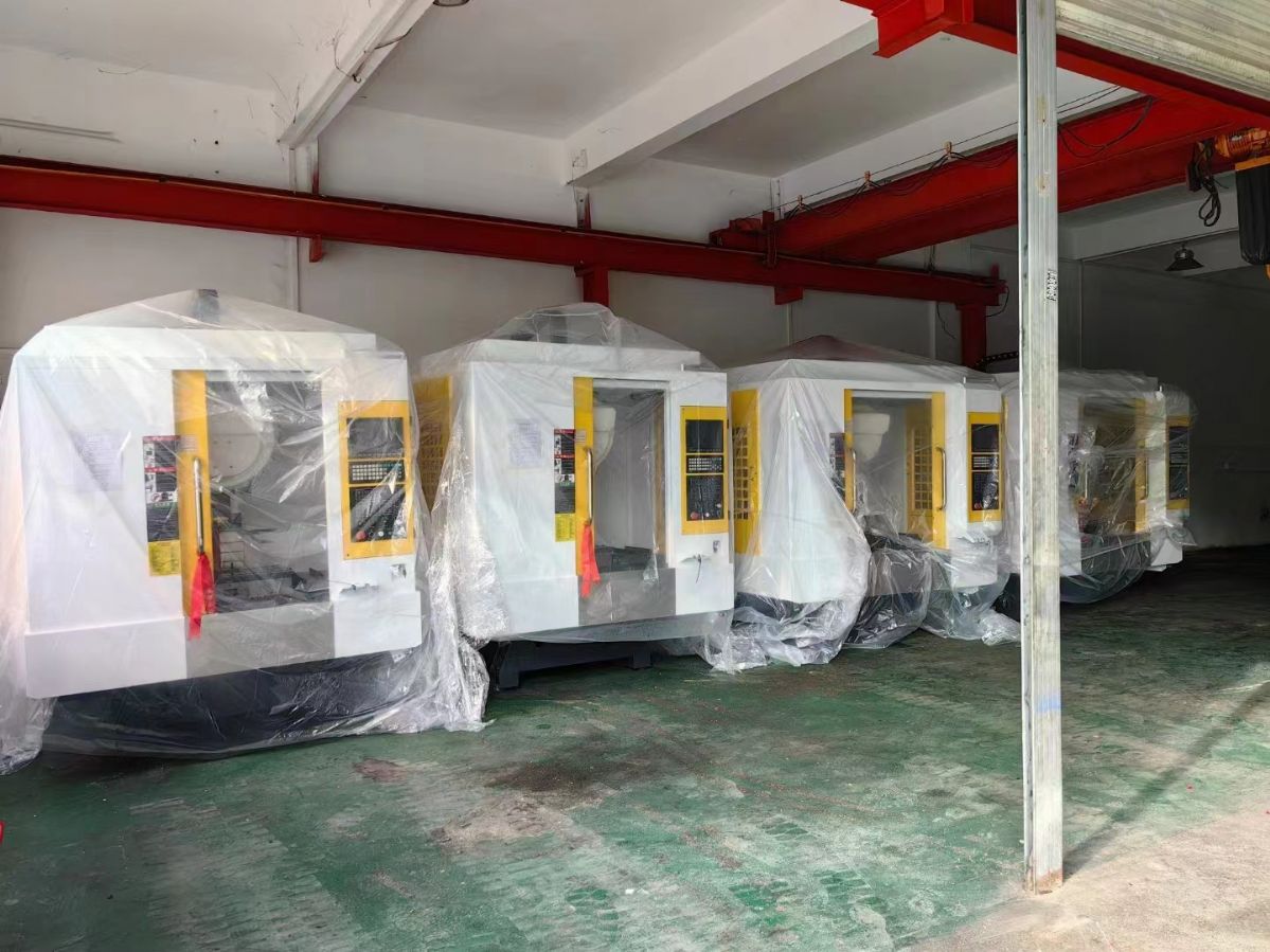 全新T600 T700鉆攻機(jī)器，新代*系統(tǒng)，21把伺服刀庫(kù)，性價(jià)比特