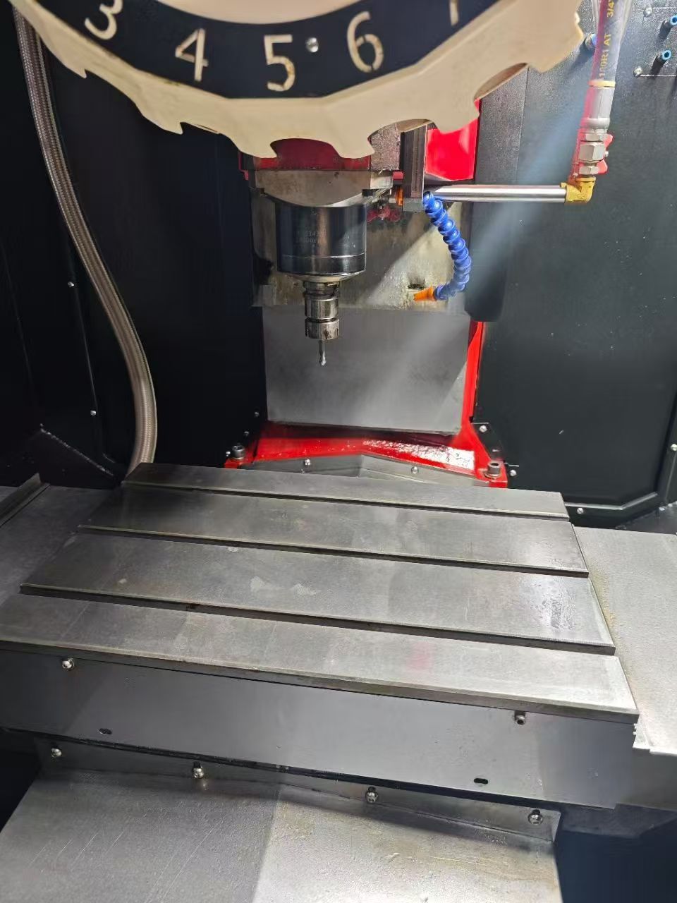 特价双胞胎巨冈T5钻攻机、新代C80系统