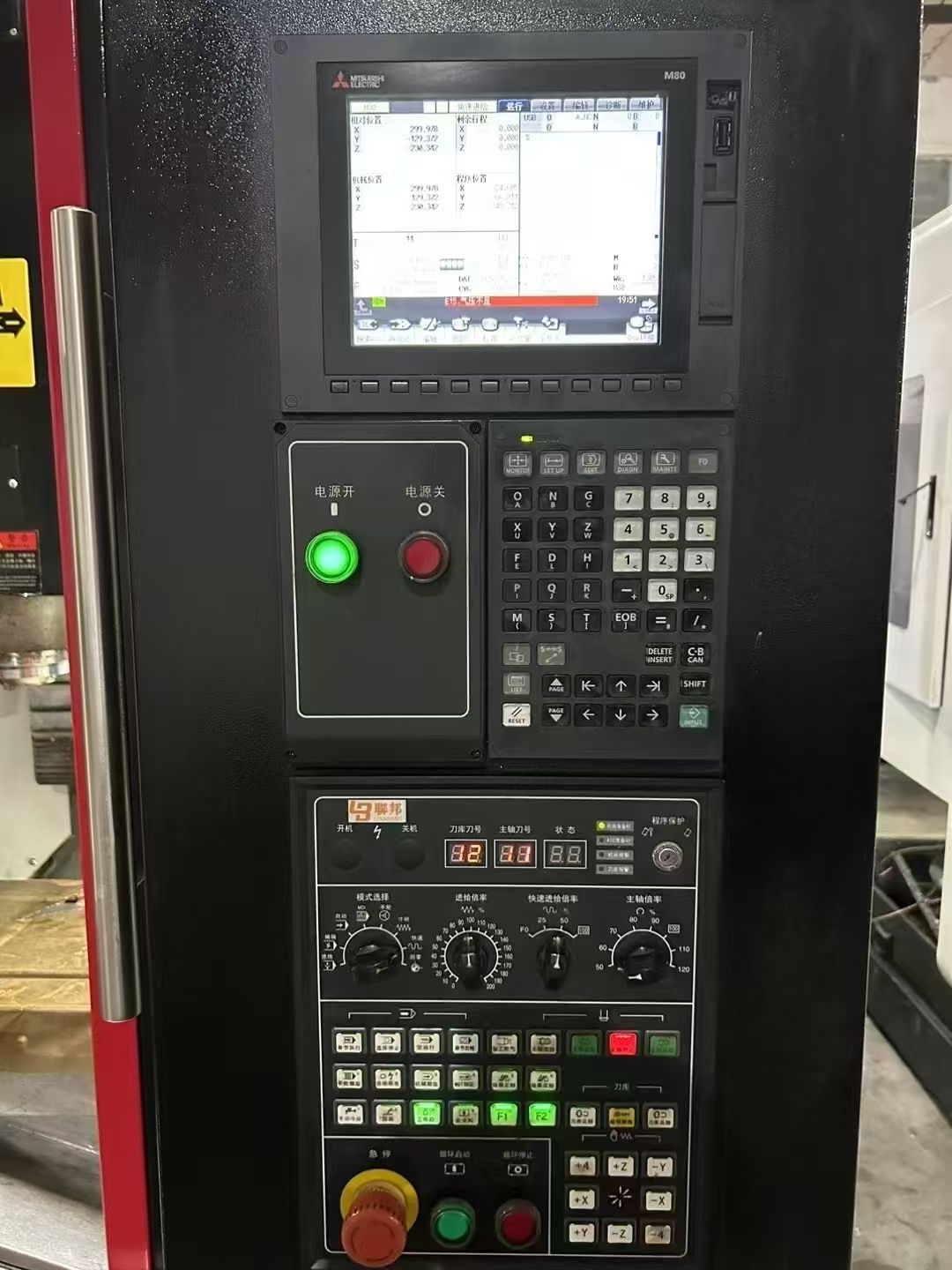 機(jī)況超好 聯(lián)益邦V6加工中心，三菱M80系統(tǒng)，BT40主軸12000轉(zhuǎn)