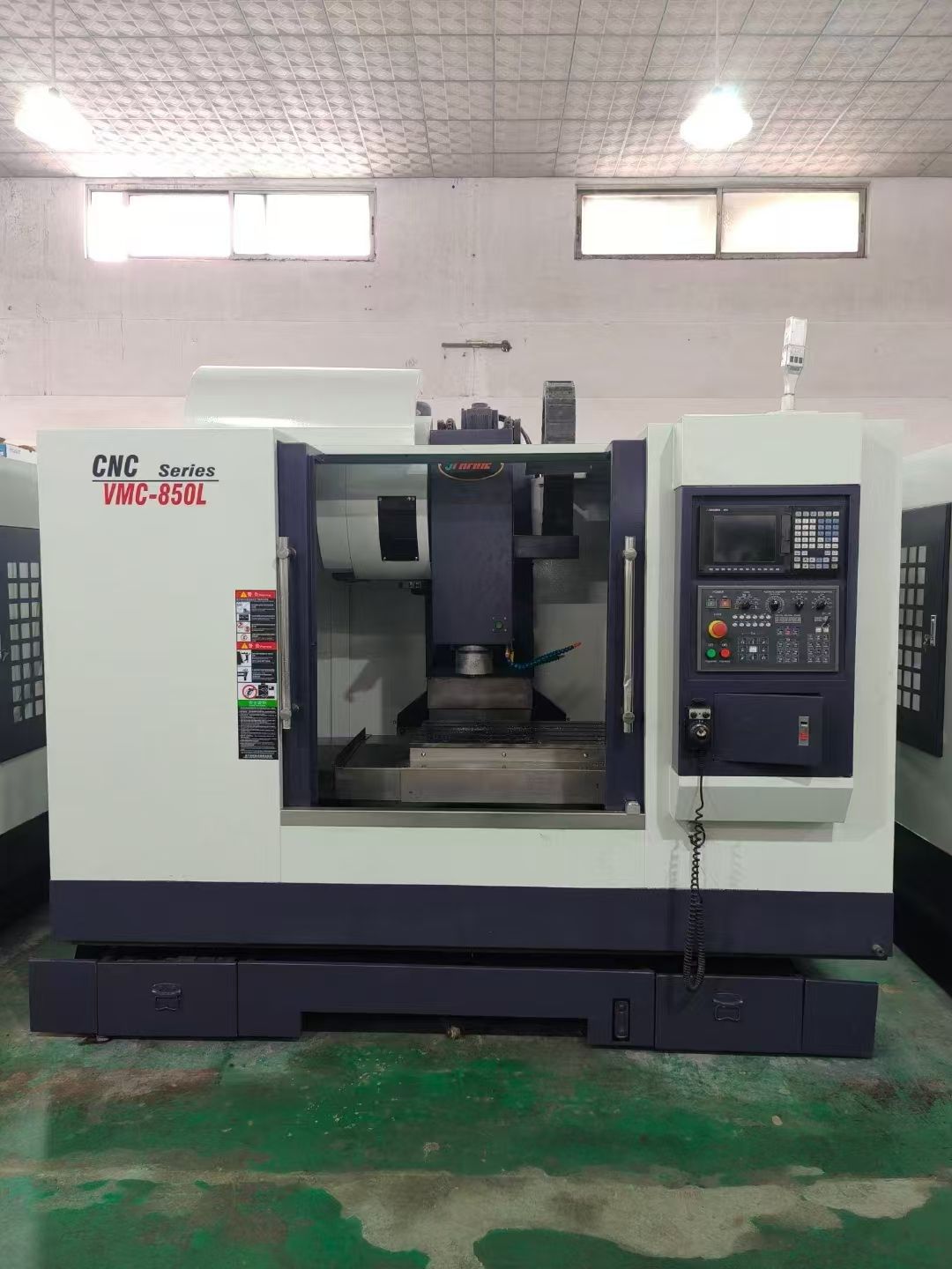 上新澤鋒1370三線(xiàn)軌加工中心