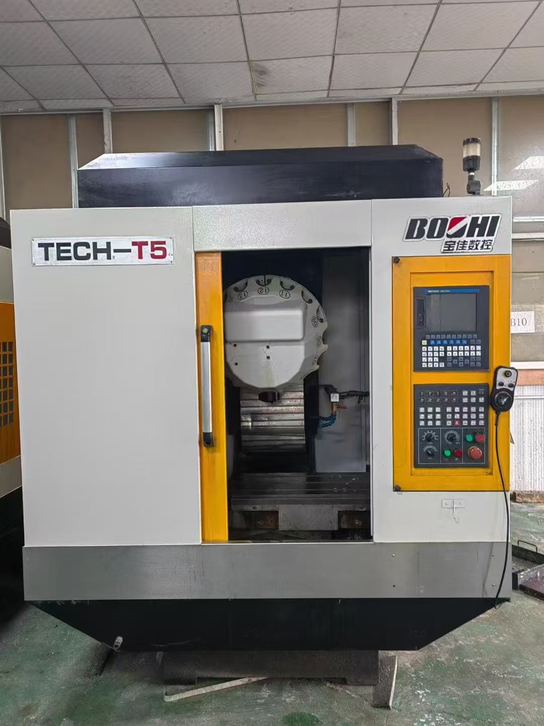 全新2025年鐵人V855重型加工中心,只有2??臺,新代22MA系統(tǒng)
