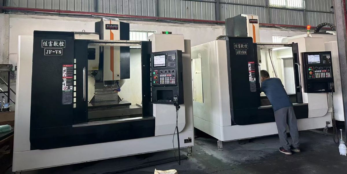 特價佳富JF-V850三線軌加工中心，三菱M80系統(tǒng)，三軸滾柱線軌，臺